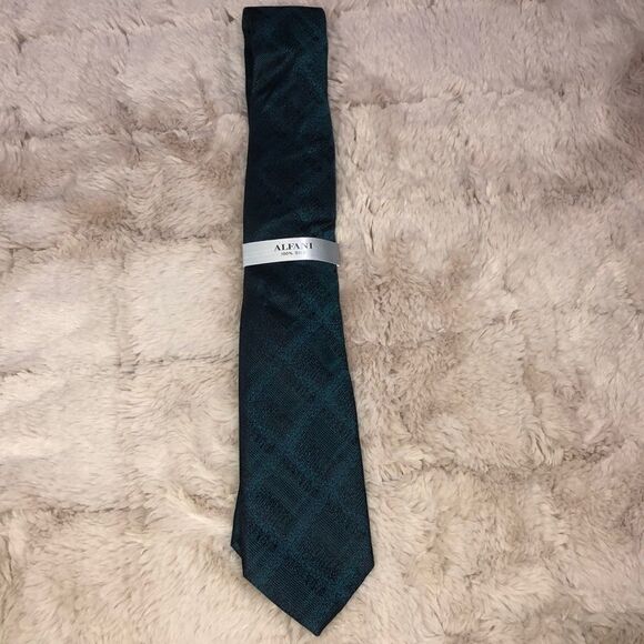 Nwt Men’s Alfani Silk Tie - Picture 1 of 2